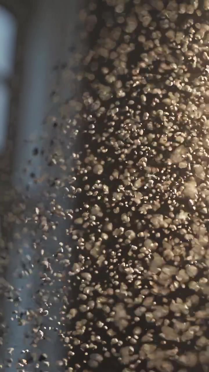 Gros plan de bulles d'air montantes dans l'eau