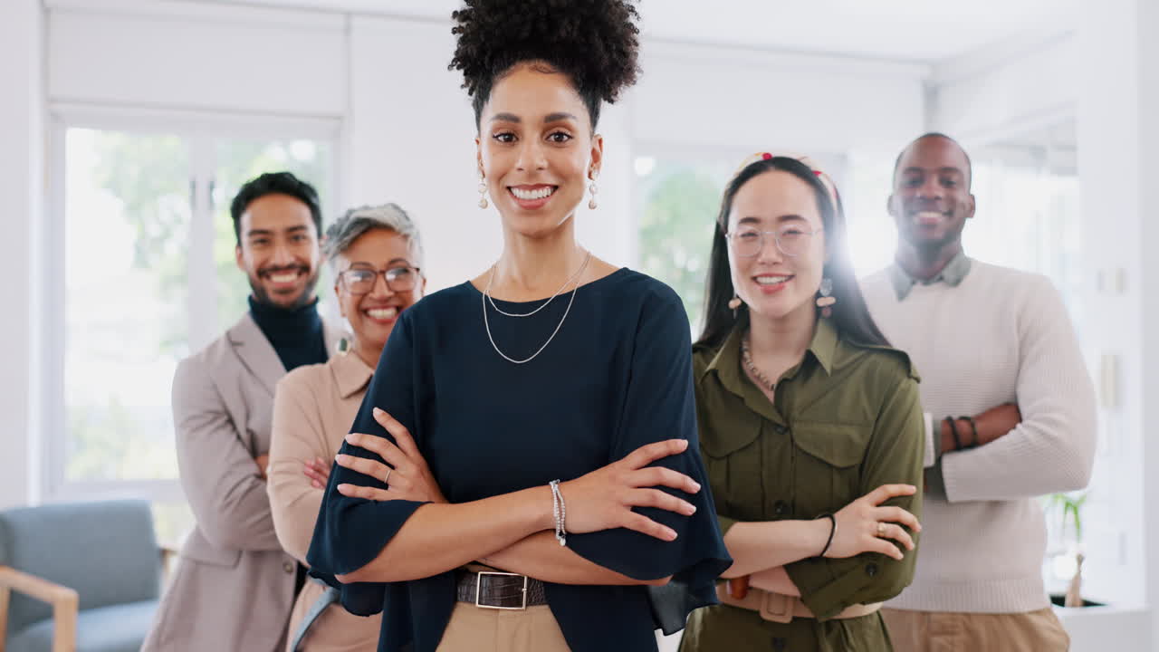 diversidad, orgullo y equipo en la puesta en marcha juntos