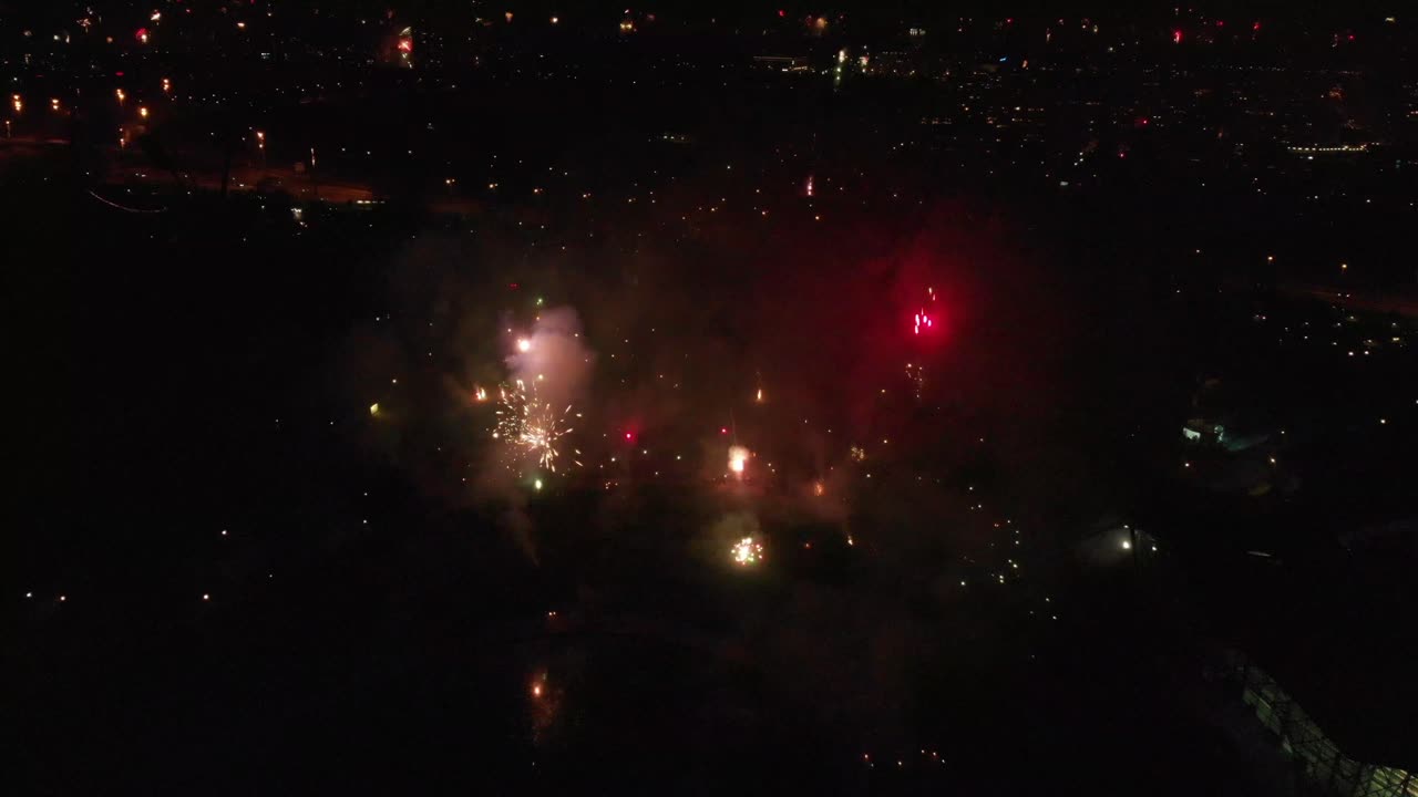 munich olympia park fuegos artificiales de nochevieja desde el aire volando con un dron