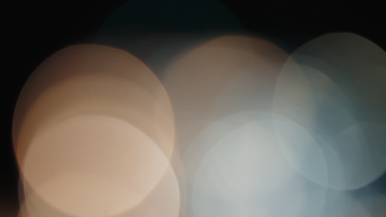 검정색 배경에 다양한 색상의 빛 누출 4k 푸티지, 렌즈 스튜디오 플레어 누출 버스트 오버레이