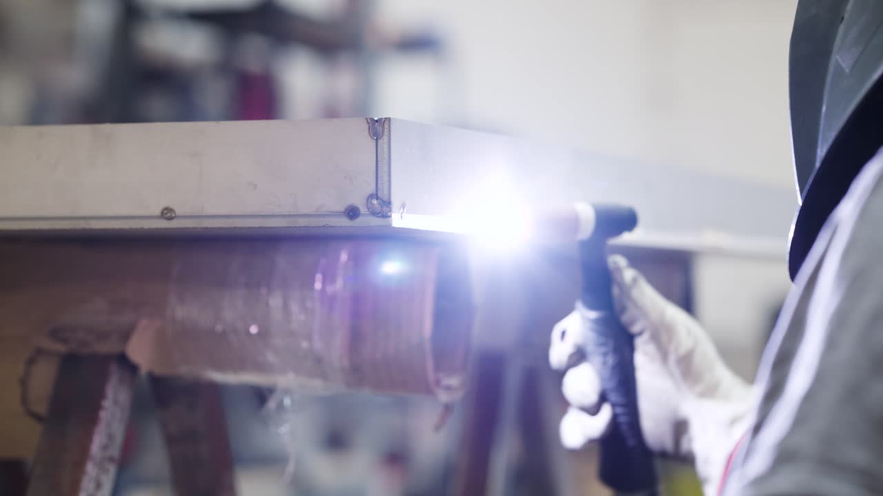 작업실에서 용접