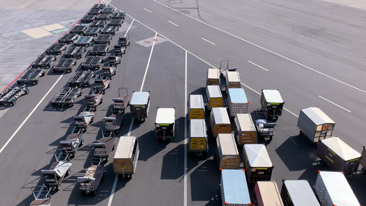 Carts and trailers for the groundhandling at the Airport