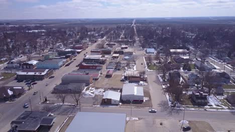 La-Antena-De-Un-Silos-De-Granos-Revela-Una-Pequeña-Ciudad-Agrícola-Del-Medio-Oeste-De-Estados-Unidos.