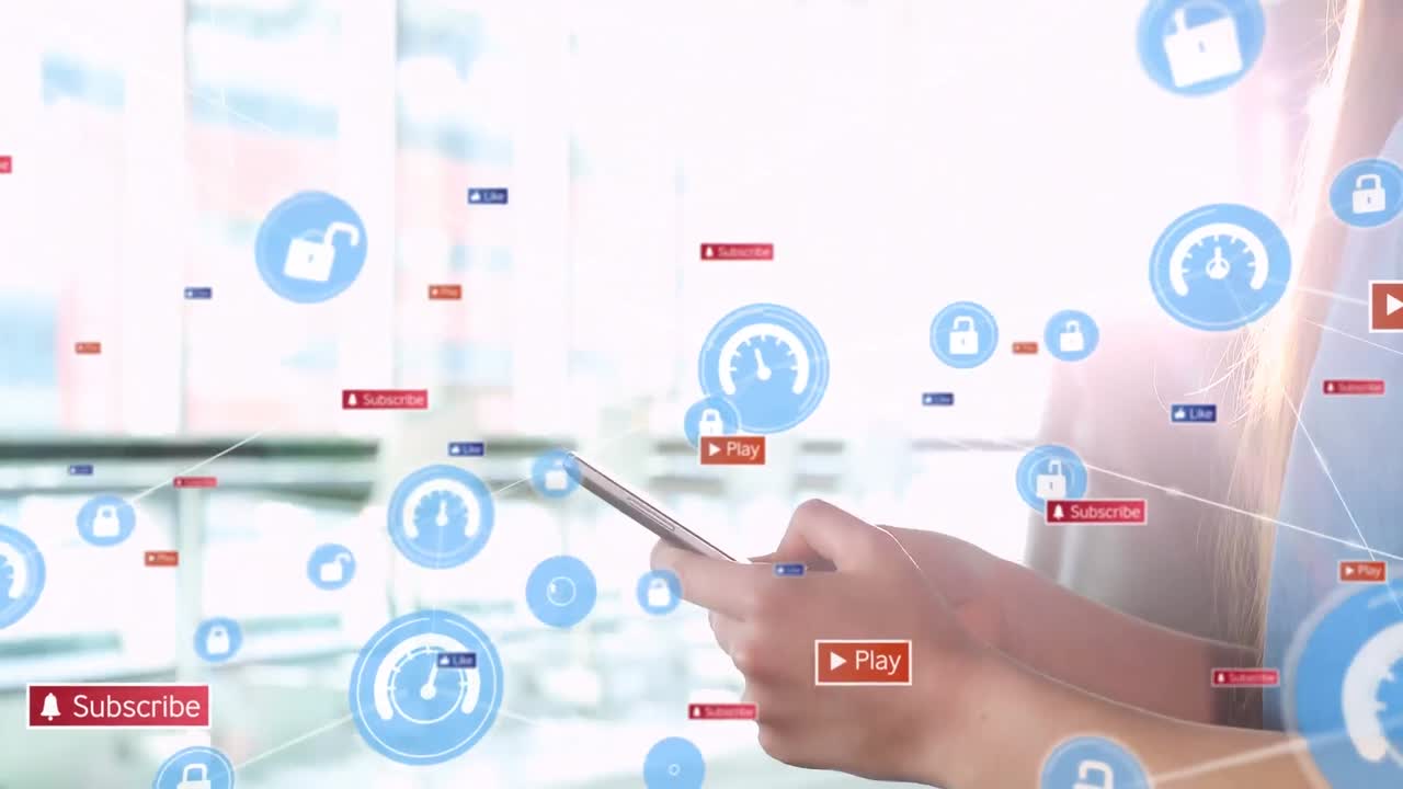 스마트폰을 사용하는 백인 여성에 대한 미디어 아이콘과의 연결 네트워크의 애니메이션