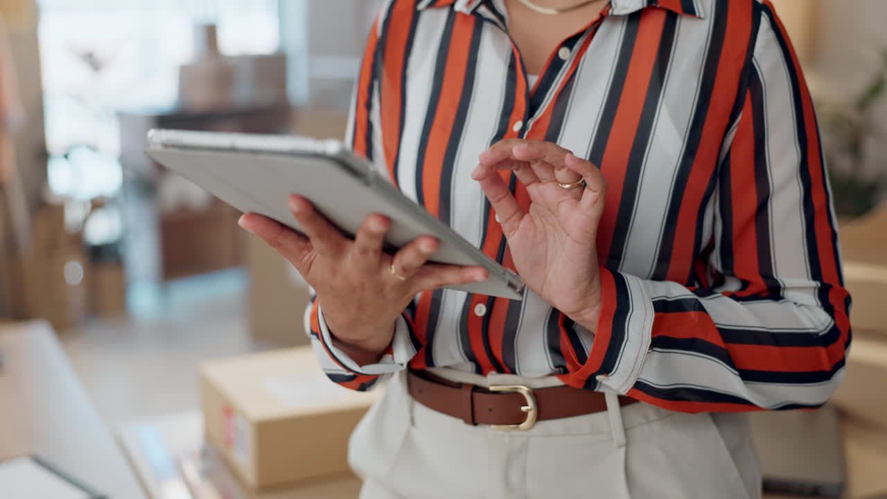 manos, pequeñas empresas o tabletas para la moda