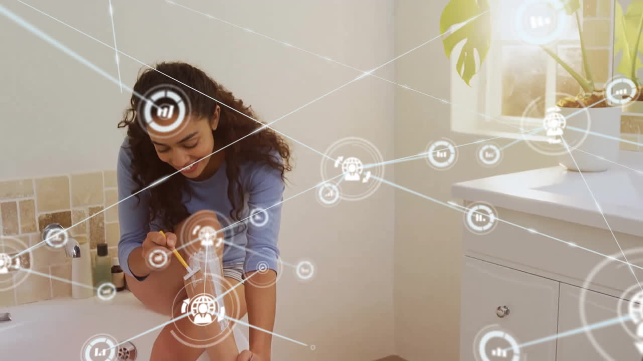 행복한 두 인종의 여성이 다리를 면도하는 것에 대해 원으로 연결된 아이콘 네트워크의 애니메이션