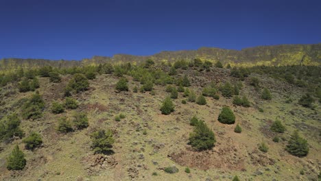 Drone-Revealed-Fault-Scarp-Of-Abert-Rim-In-Lake-County,-Oregon,-USA