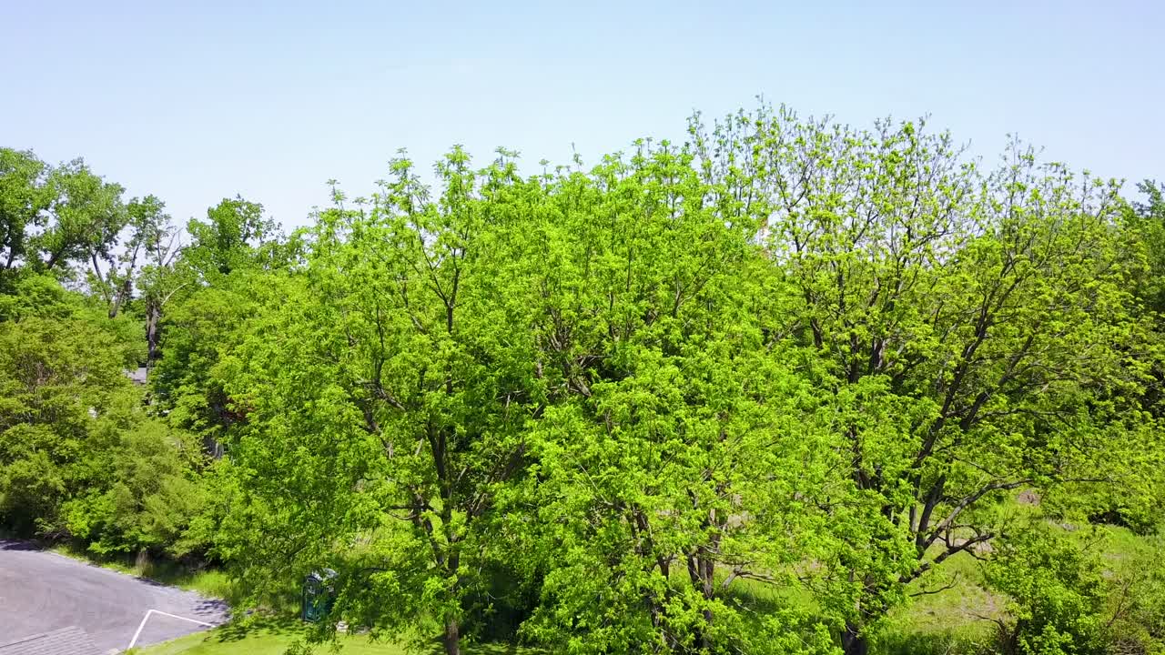 una toma aérea sobre una central eléctrica de carbón en ohio