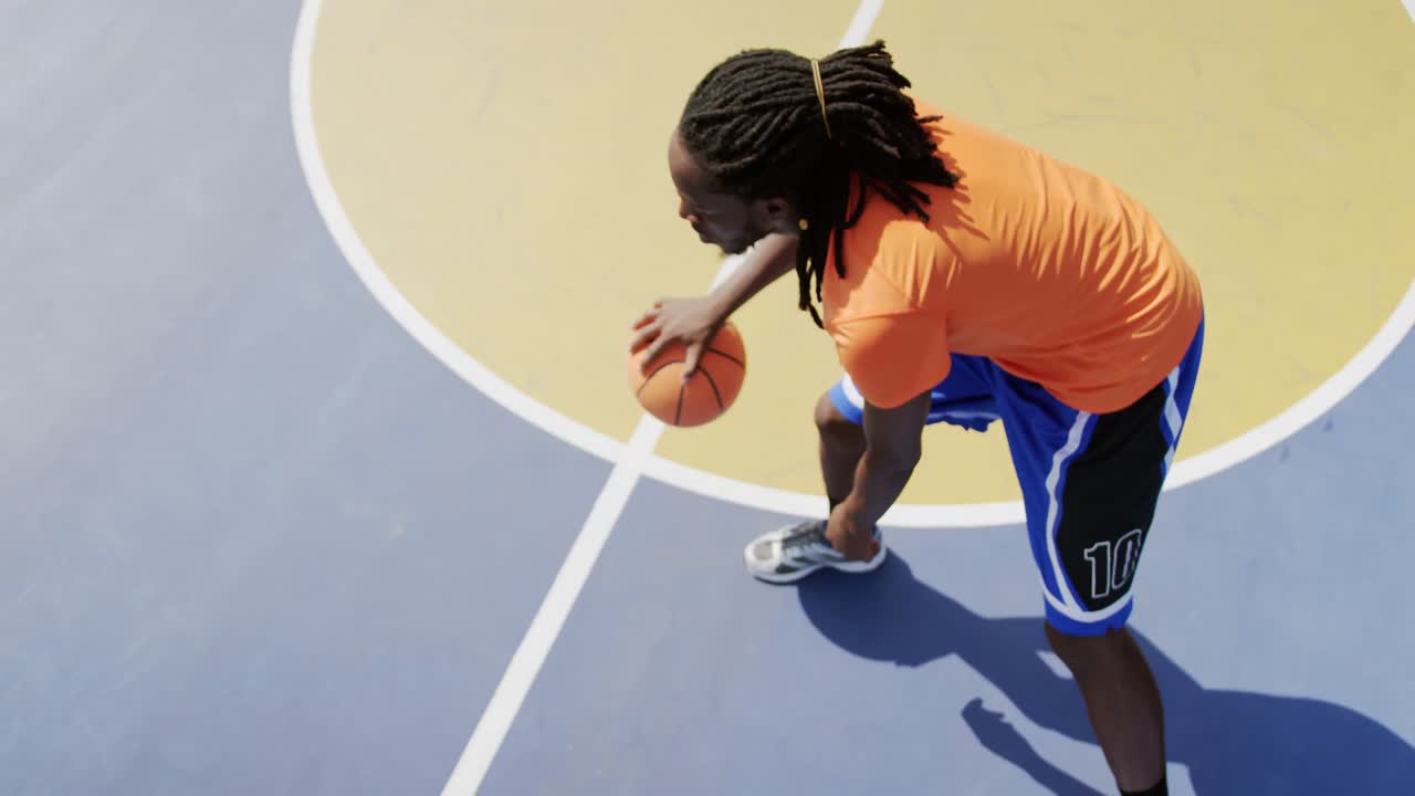 Basketball player playing basketball 4k