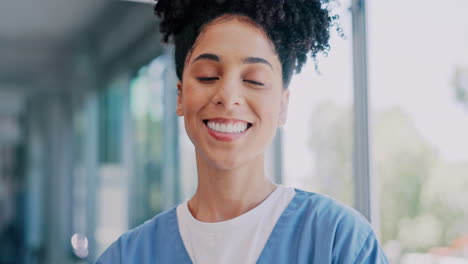 Rostro,-Asistencia-Sanitaria-Y-Medicina-Con-Una-Mujer-Negra.