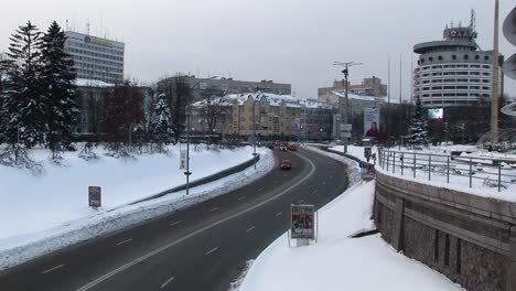 Flujo-De-Tráfico-En-El-Distrito-Gubernamental-De-Kiev-Durante-El-Invierno-De-2010