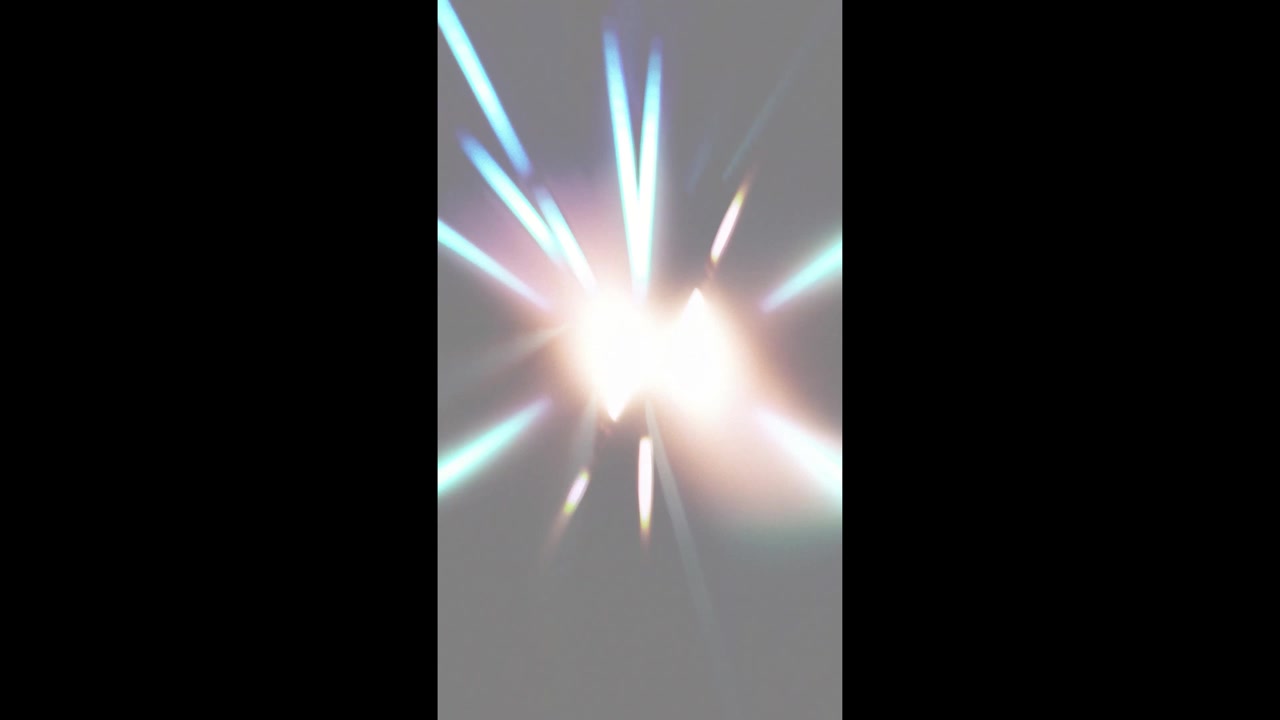Effetto di transizione con strisce di luce astratte e bagliori