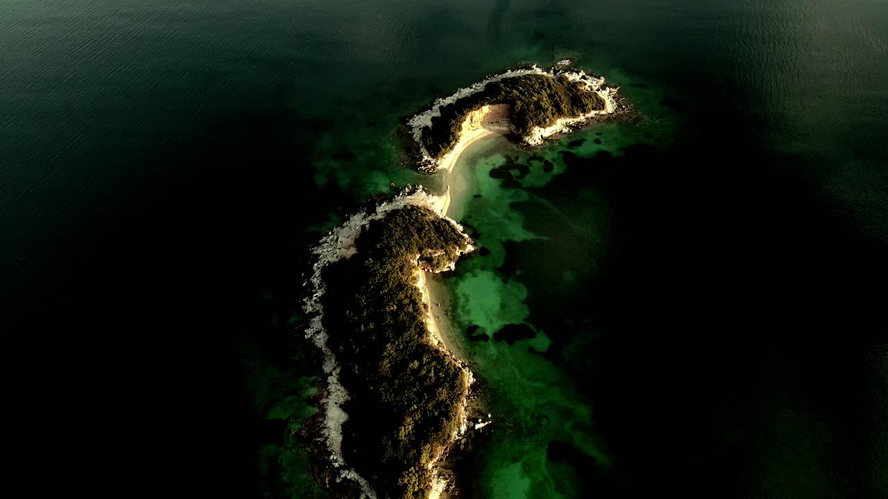 círculos aéreos das pitorescas ilhas ksamil no sul da albânia