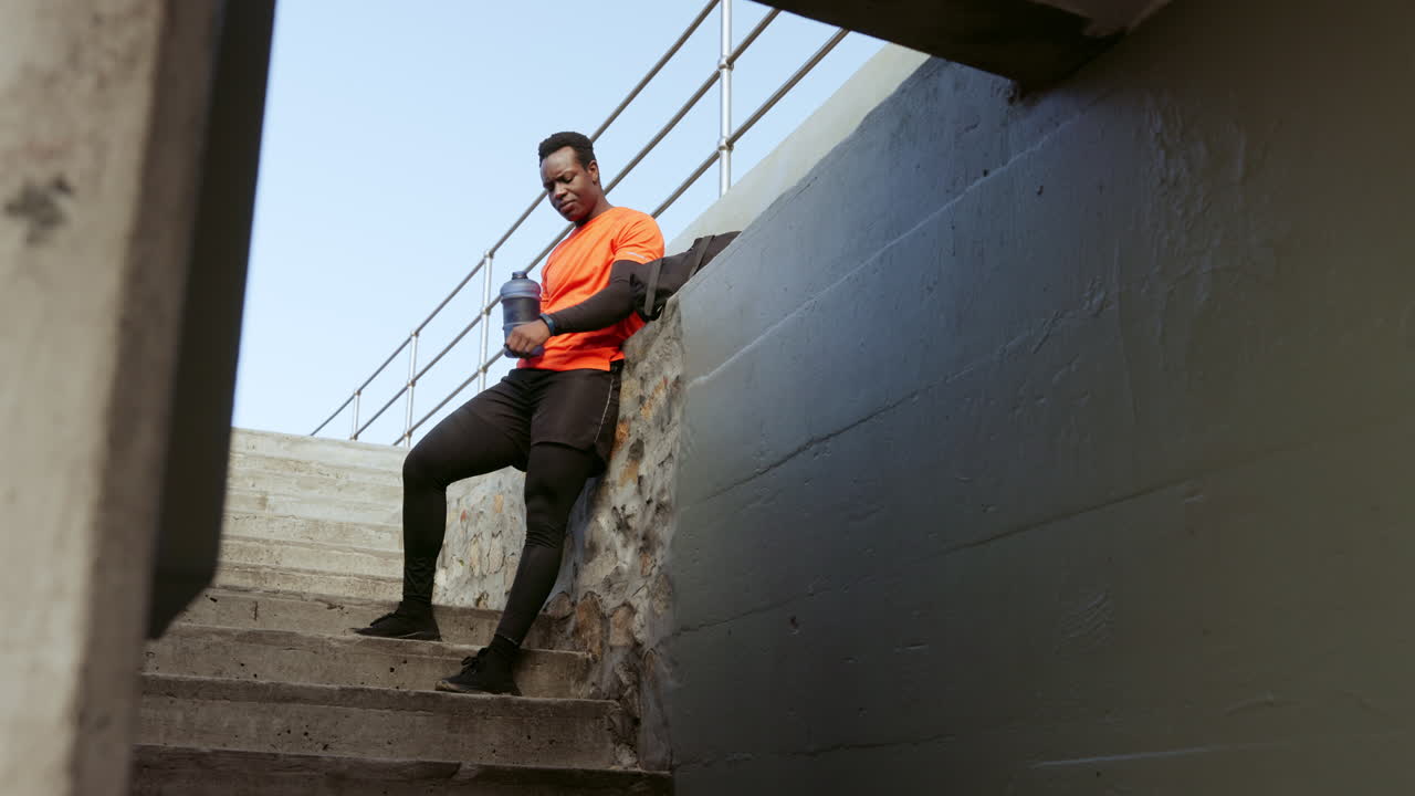 la aptitud, el tiempo de comprobación y el hombre negro para el rendimiento