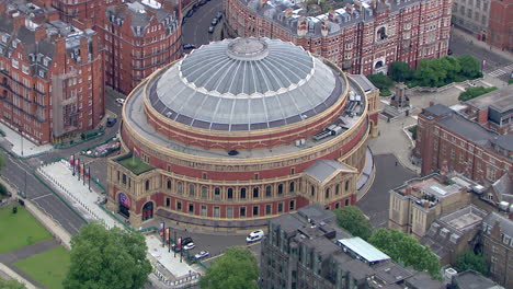 tiro giratorio aéreo lento alrededor del royal albert hall en londres, inglaterra, reino unido