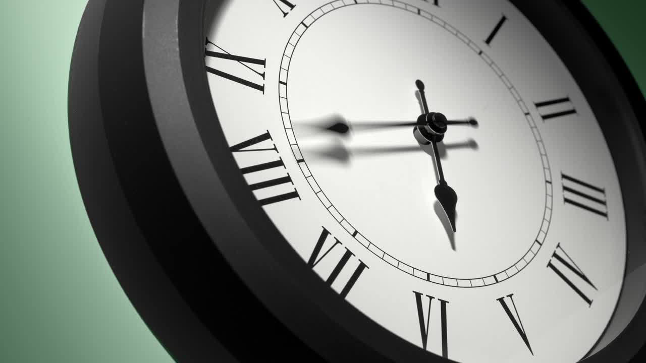 reloj latino en la pared verde claro en el lapso de tiempo