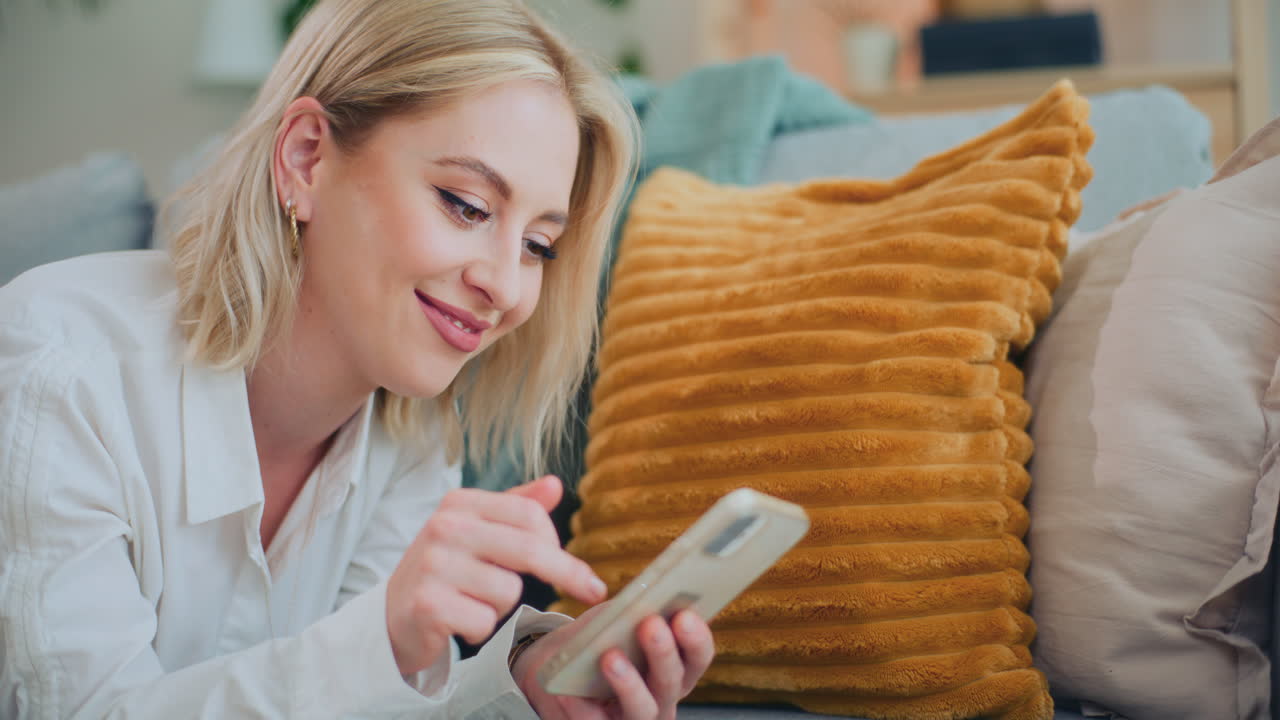 Happy Blonde Shops Online