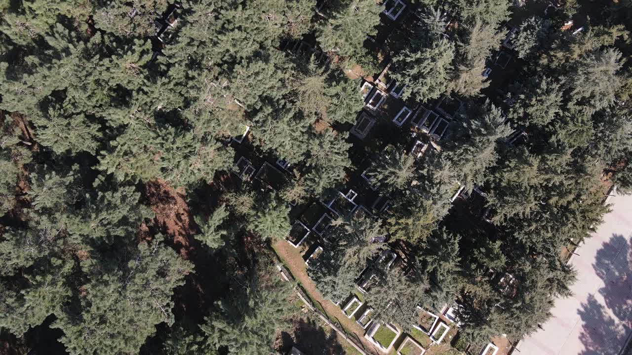 vista aérea del cementerio de tumbas islámicas