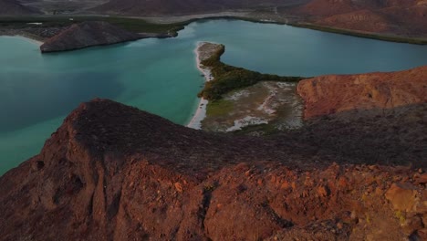 Revealing-scene-of-playa-Balandra-during-sunsert,-beautiful-landscape-in-baja-california-sur,-mexico