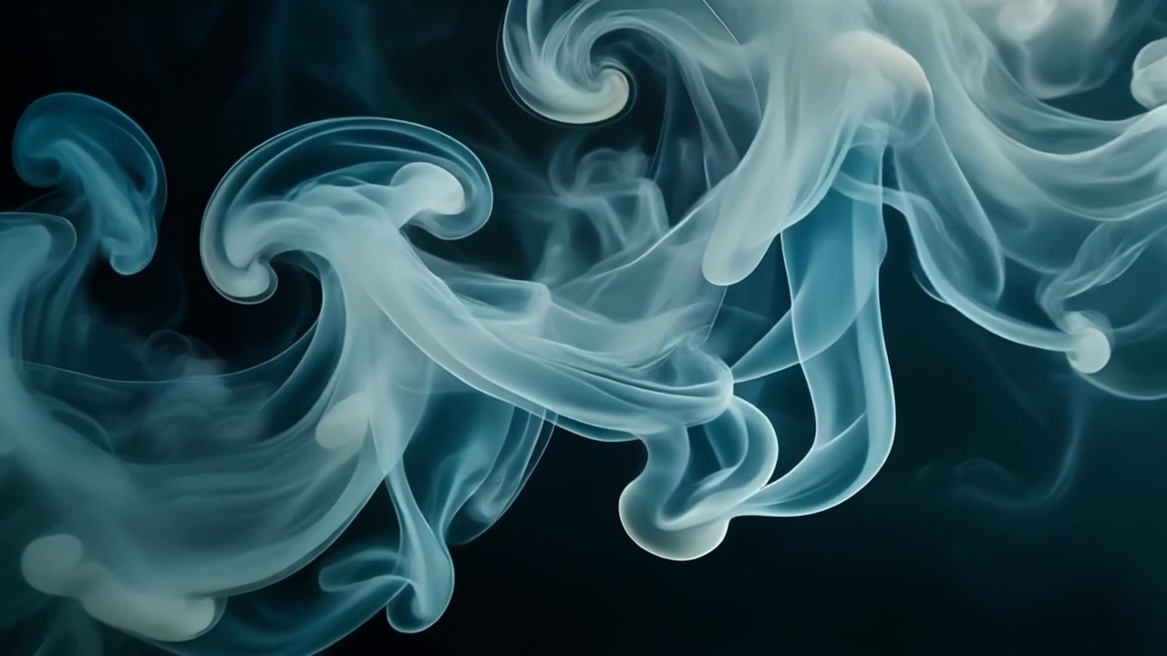 Inchiostro bianco che turbina nell'acqua su sfondo nero