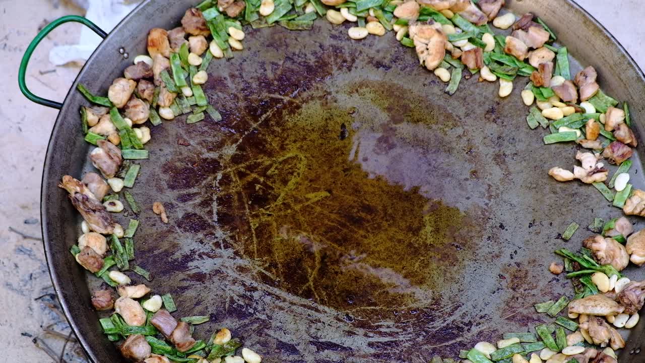 파엘라 요리의 김 재료