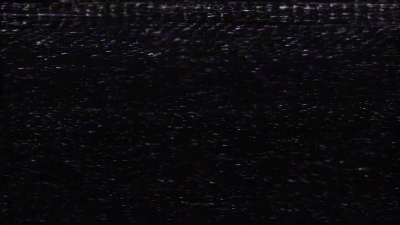 Rumore Statico TV Retrò e Glitch su Schermo Nero