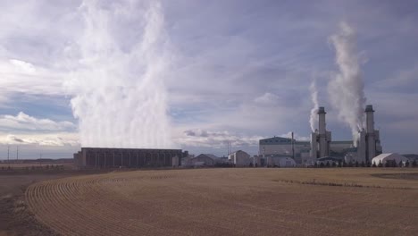 turbine steam exits natural gas powered electricity generating plant