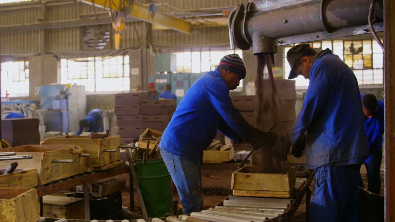 Sand falling into crate 4k