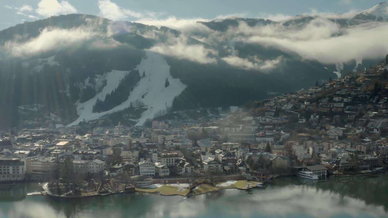 겨울에 스키 리조트에서 오스트리아 알프스 호텔