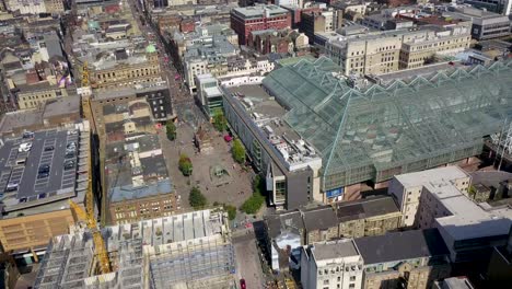 Drohne-Fliegt-über-Die-Skyline-Von-Glasgow