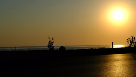 silueta del tráfico de la costa