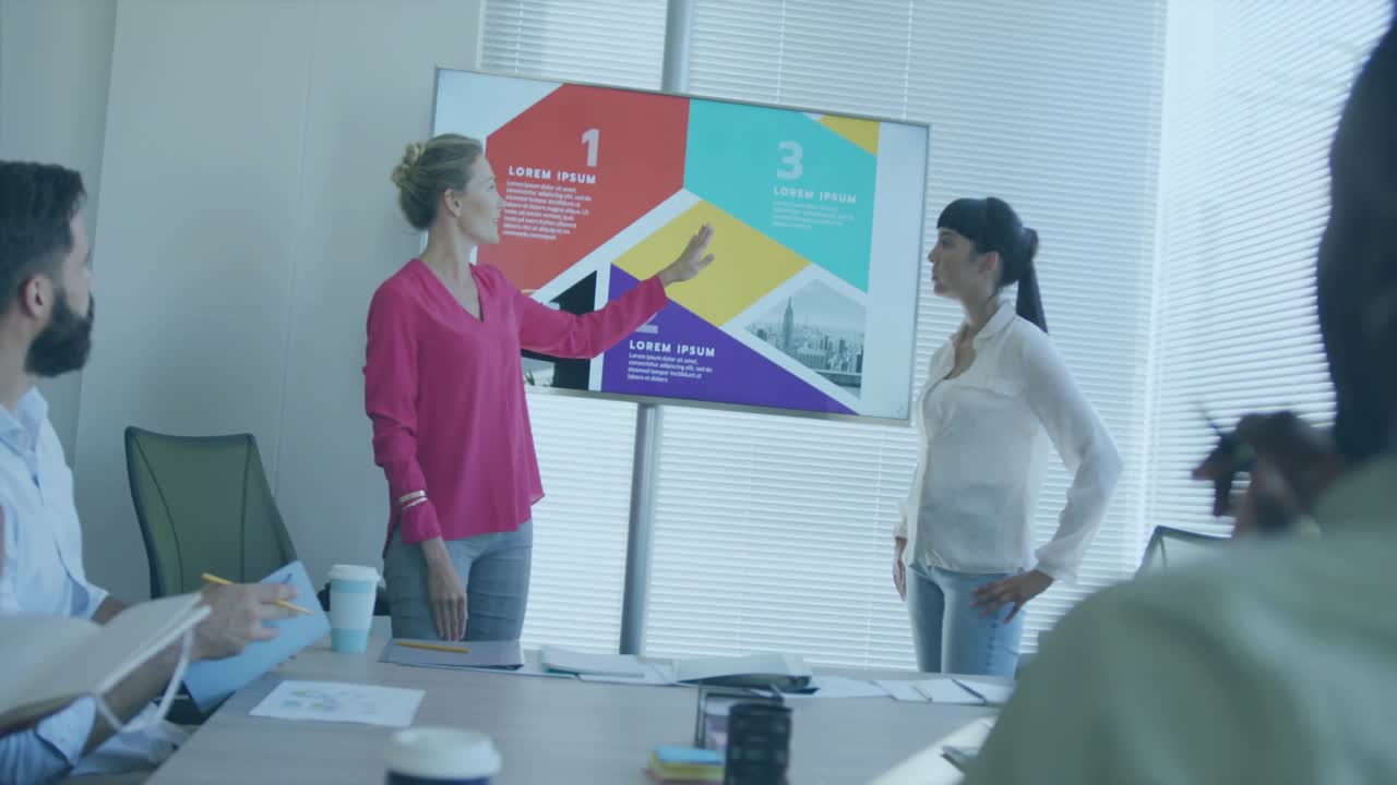 Presenter initiating corporate meeting by pointing infographic as chat bubbles sparking discussion