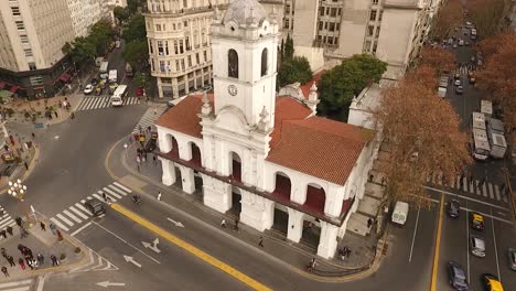 vista aérea del edificio del cabildo, buenos aires, argentina, tiro de bajada de gran angular