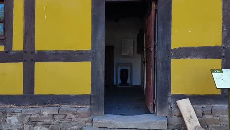 yellow timber built house - 16th century