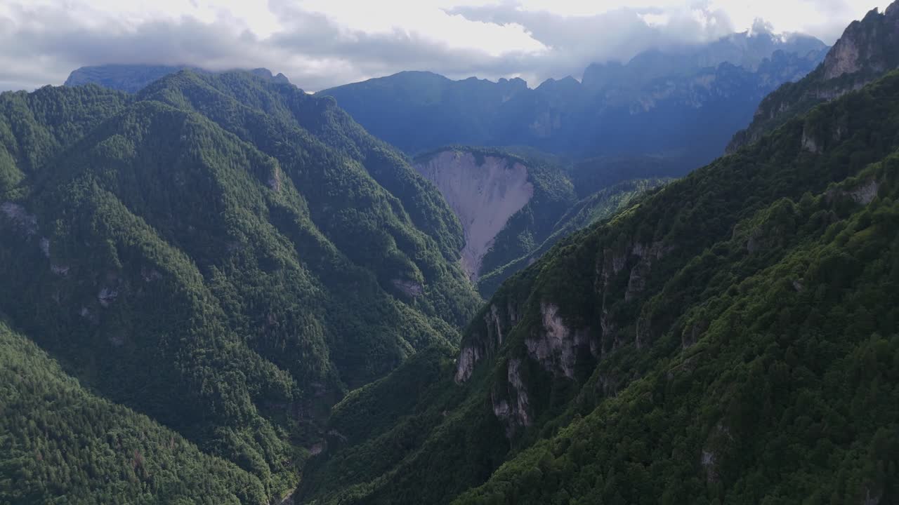 Feel the serenity of the Dolomites as the drone glides over untouched snow-capped peaks, capturing winter’s magic.