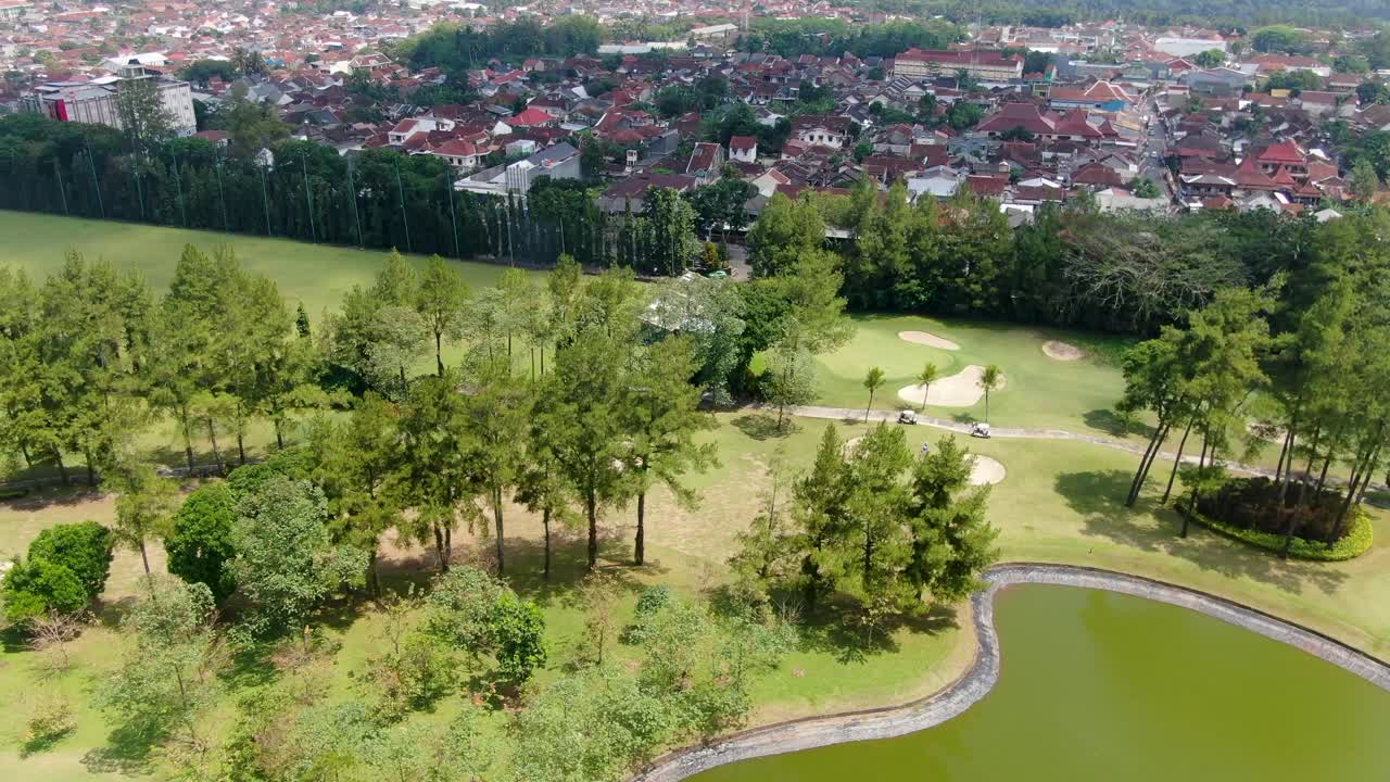 campo de golf tropical en la isla de bali cerca