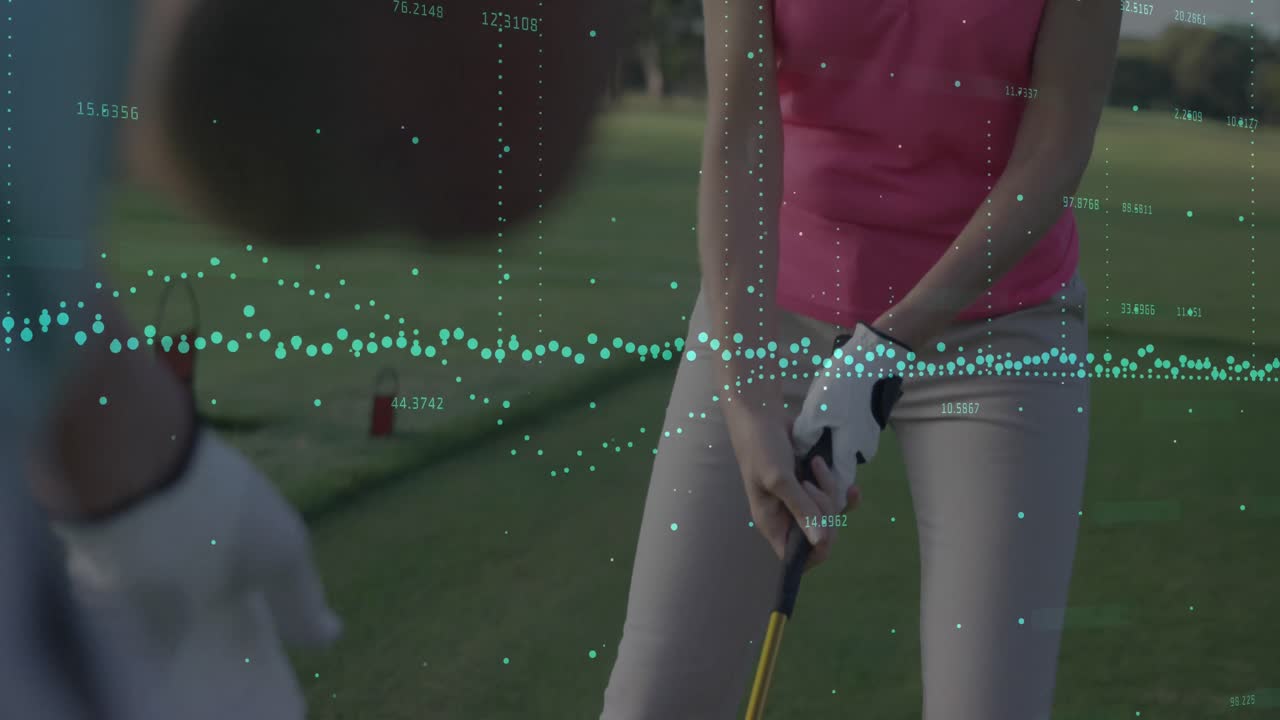 animación del procesamiento de datos financieros sobre una jugadora de golf caucásica