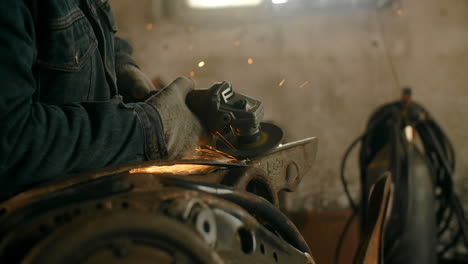 molienda de metales en taller