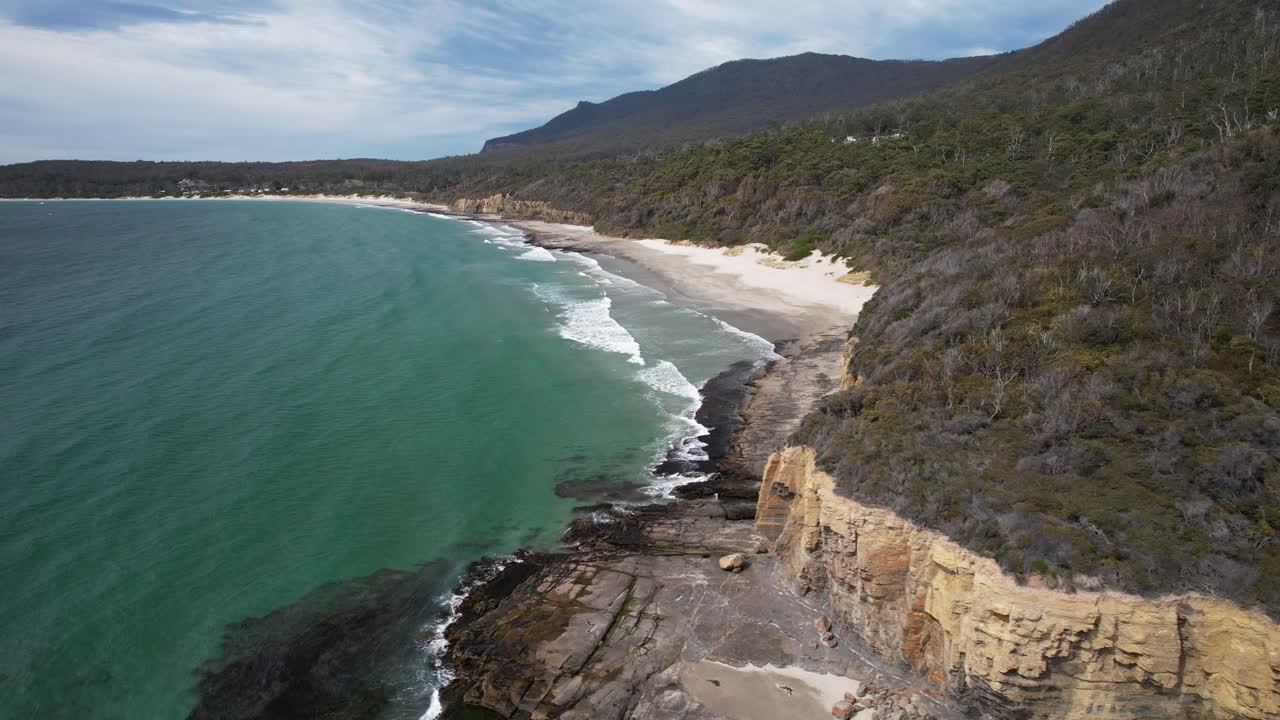 Idyllic Scenery Of The Beach - Pirates Bay Beach In Eaglehawk Neck, Tasmania, Australia - Drone Sideways