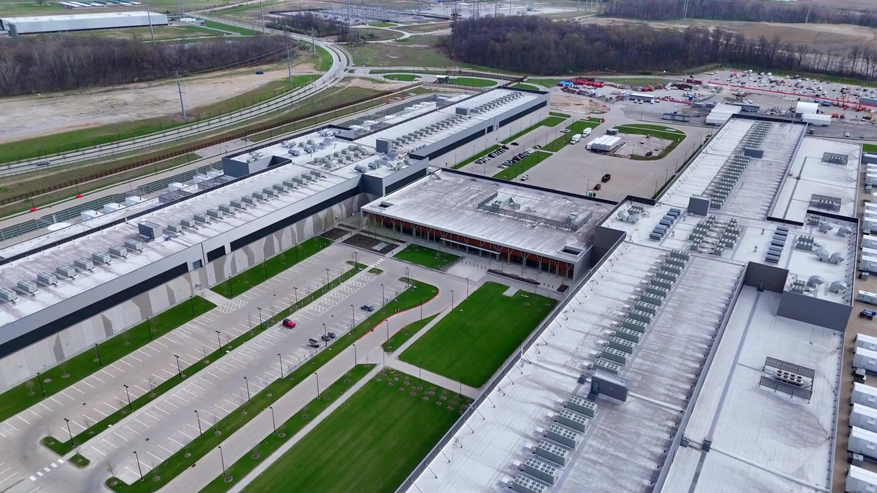 Datacenter cloud computing-facilitet, der håndterer informations-hyperskalering af serverfarme i USA