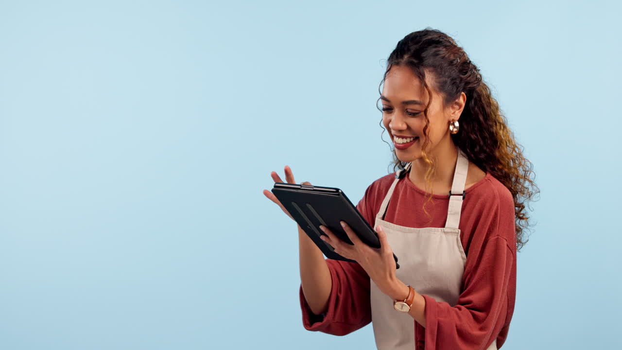 Cafe waitress, woman and tablet for business