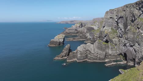 Imágenes-De-Drones-Cinematográficos-De-4k-De-Mizen-Head-Cliffs---Co