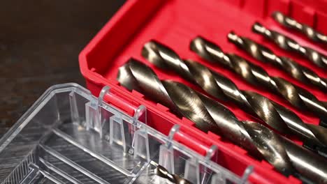 caja de brocas nuevas, rojo alto contraste