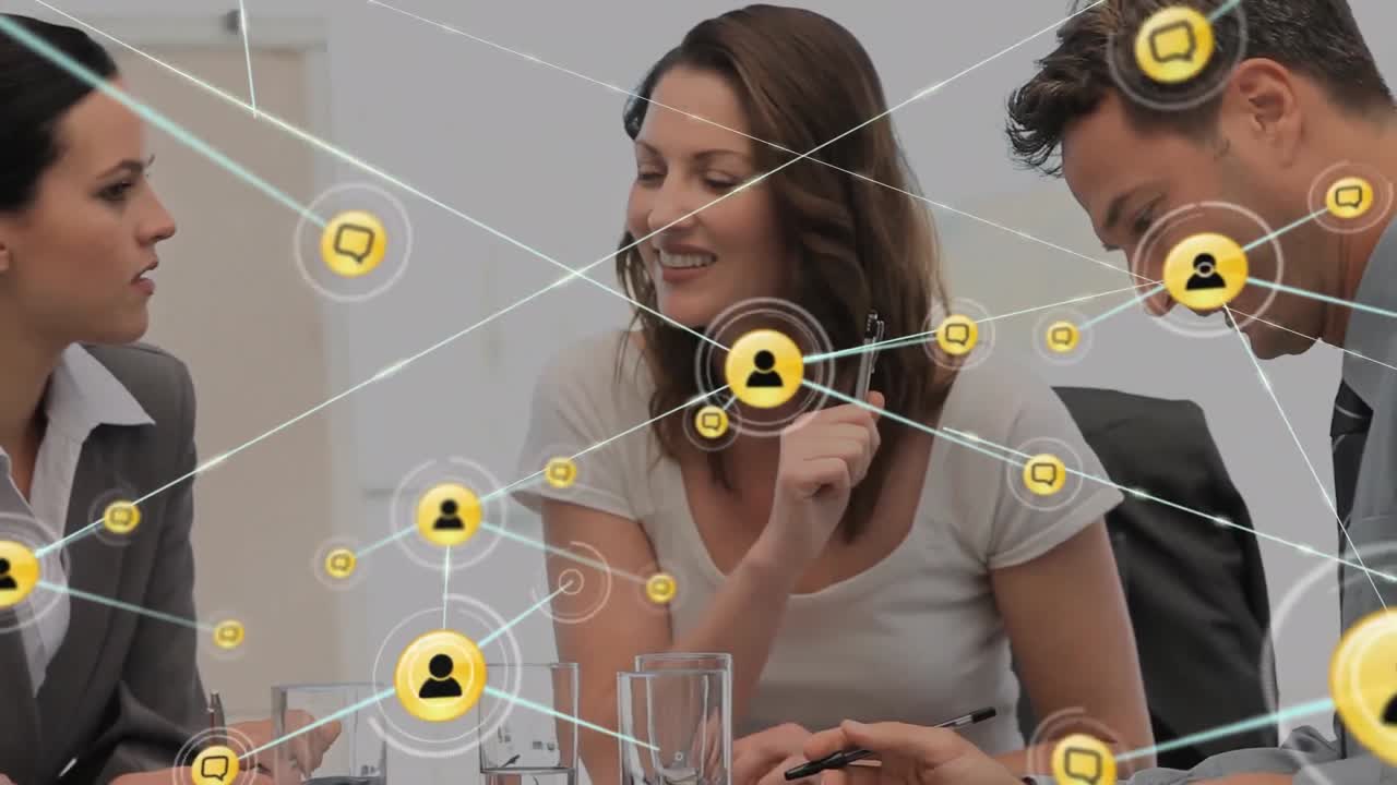 animación de la red de conexiones sobre los empresarios caucásicos en la oficina