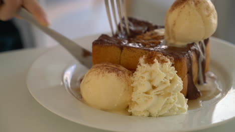 honey toast with vanilla ice-cream and chocolate sauce