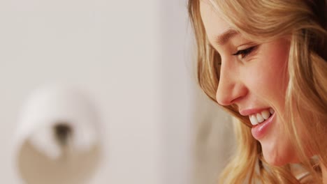 Close-up-of-woman-smiling