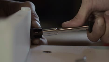 Hand using socket assembling units