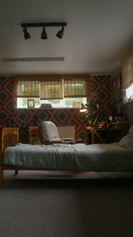 teenage bedroom with relaxed atmosphere