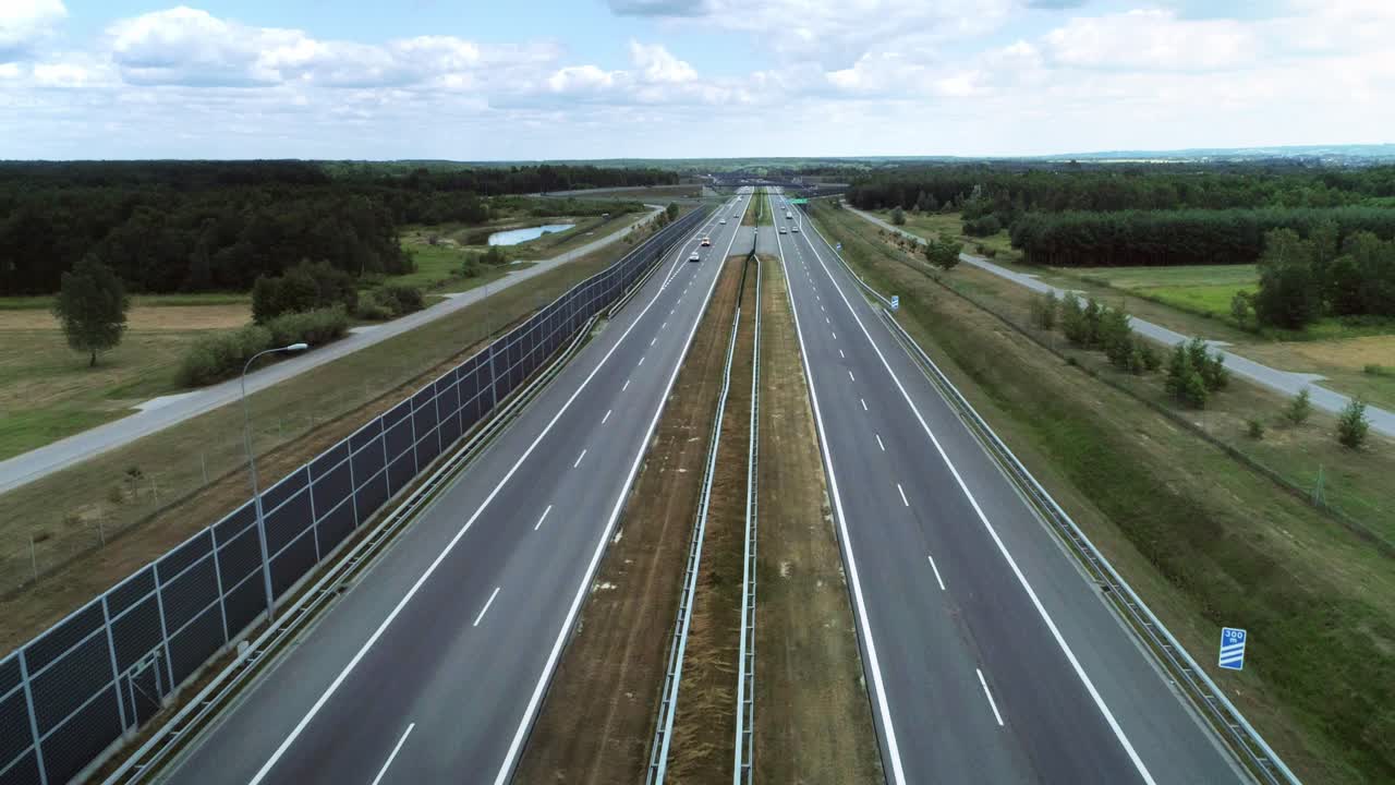 도시의 교통에 대한 드론 뷰