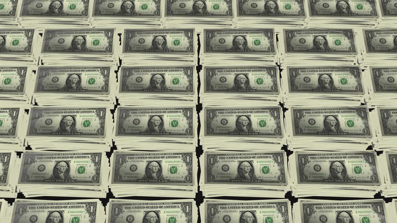 cámara escaneando hacia abajo sobre pilas de estados unidos de américa billetes de un dólar